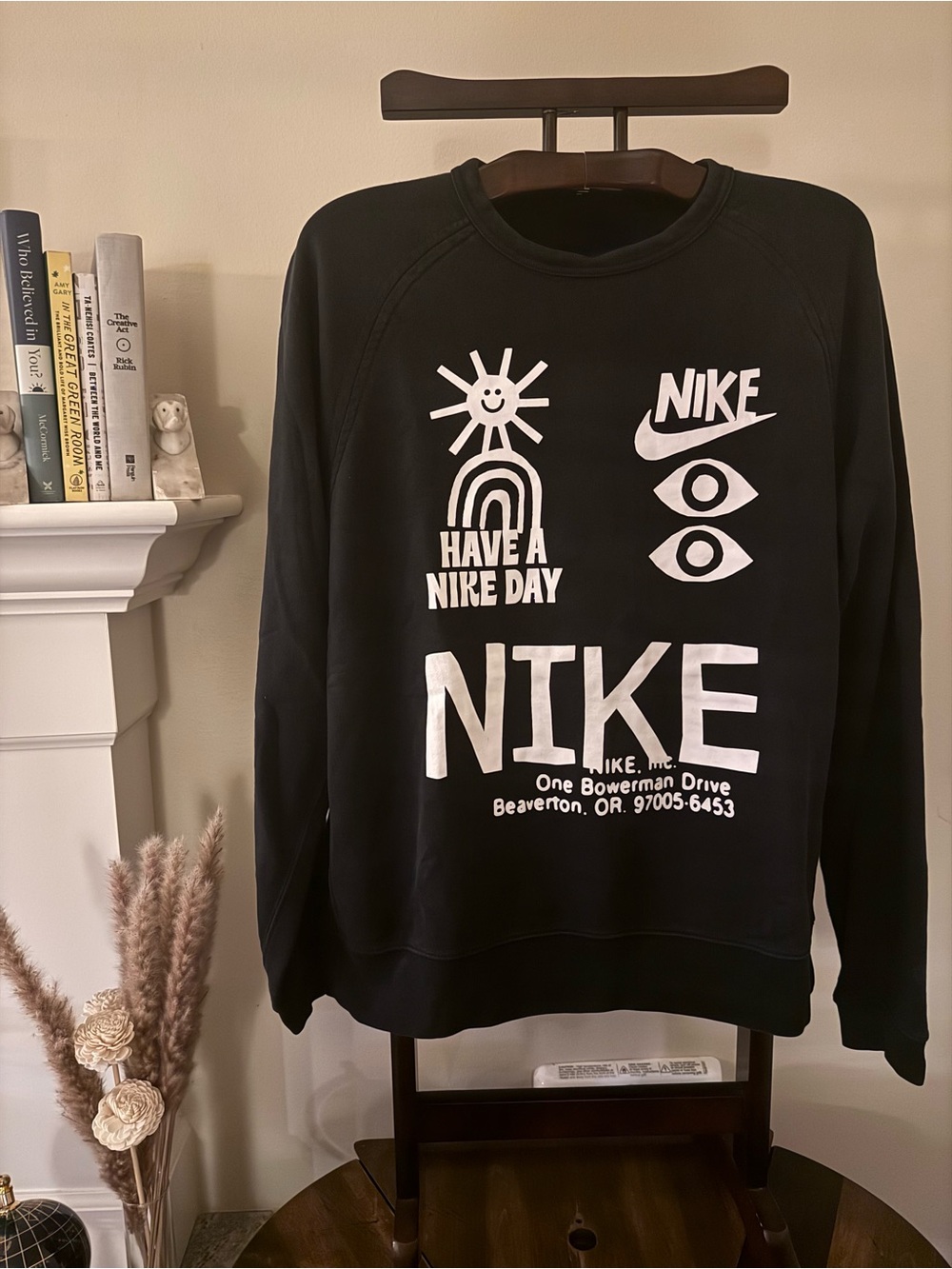 Nike HBR Futura Crew Pullover

“Have yourself a Nike day”